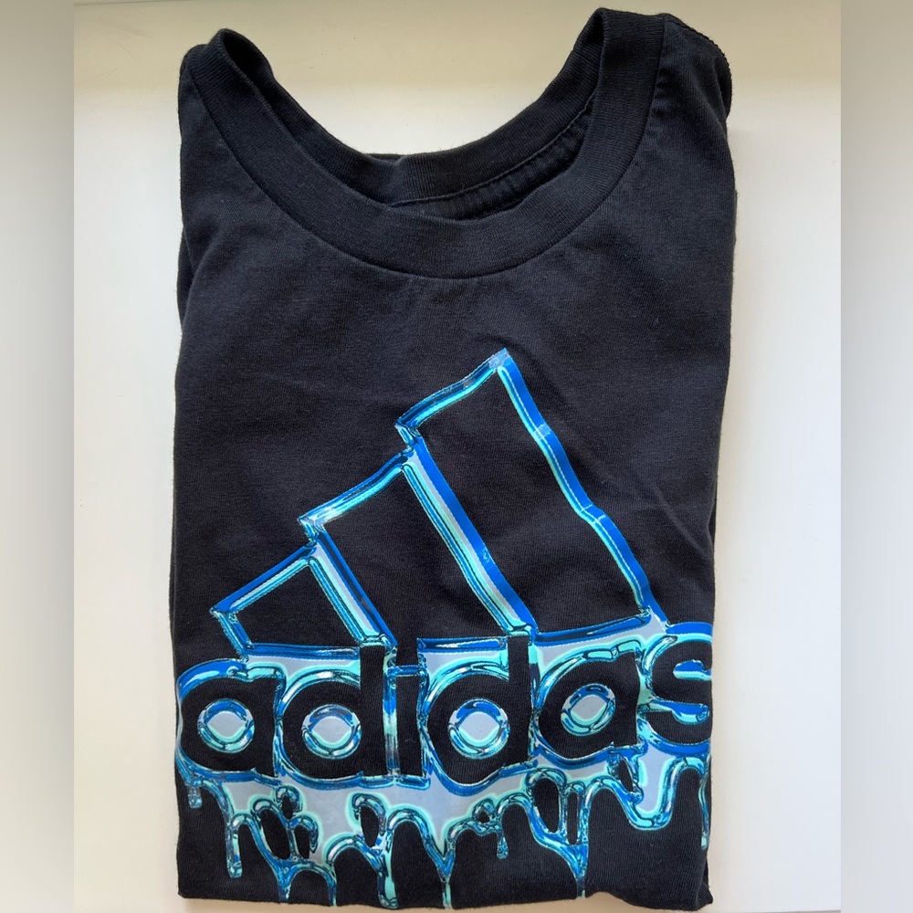 Kids Adidas drip t-shirt, like new - size Small